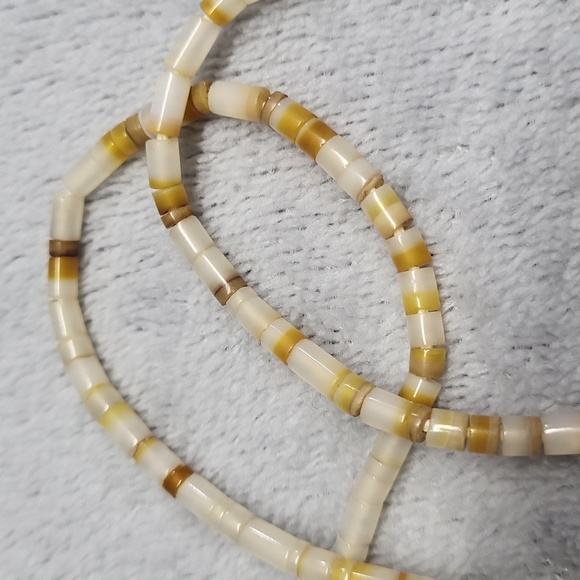 Polished Puka Shell Bead Necklace - Picture 3 of 7